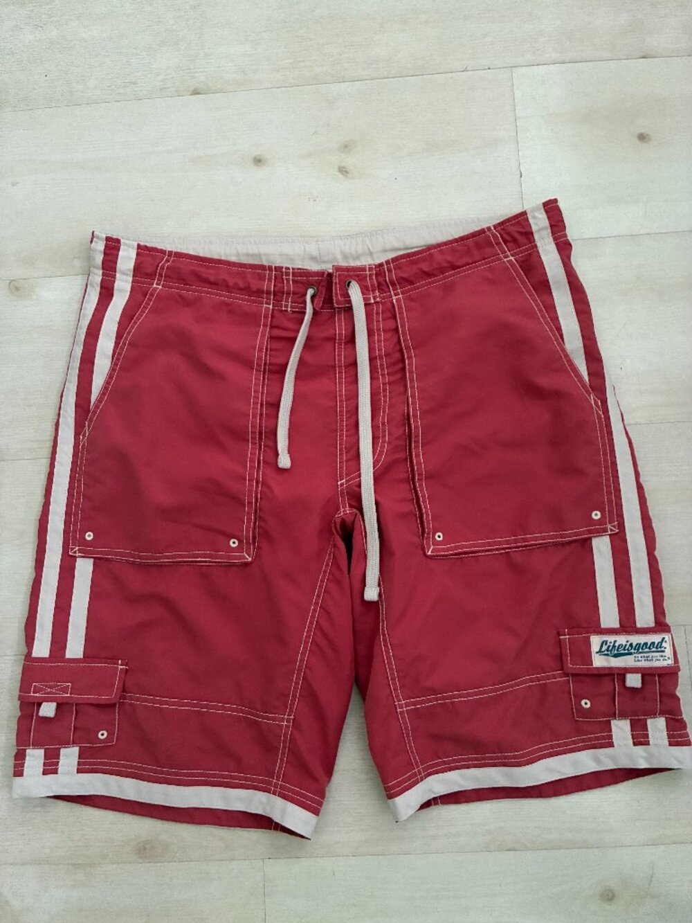 life is Good Men's Red Cargo Swim Trunks Board Shorts  White Stripe Size Large